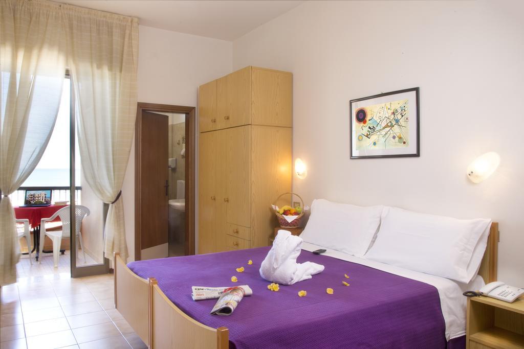 Hotel Usa Римини Номер фото